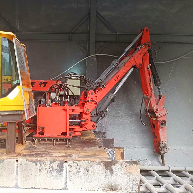 礦山破碎大石塊用液壓礦用機(jī)械抓手產(chǎn)品圖片