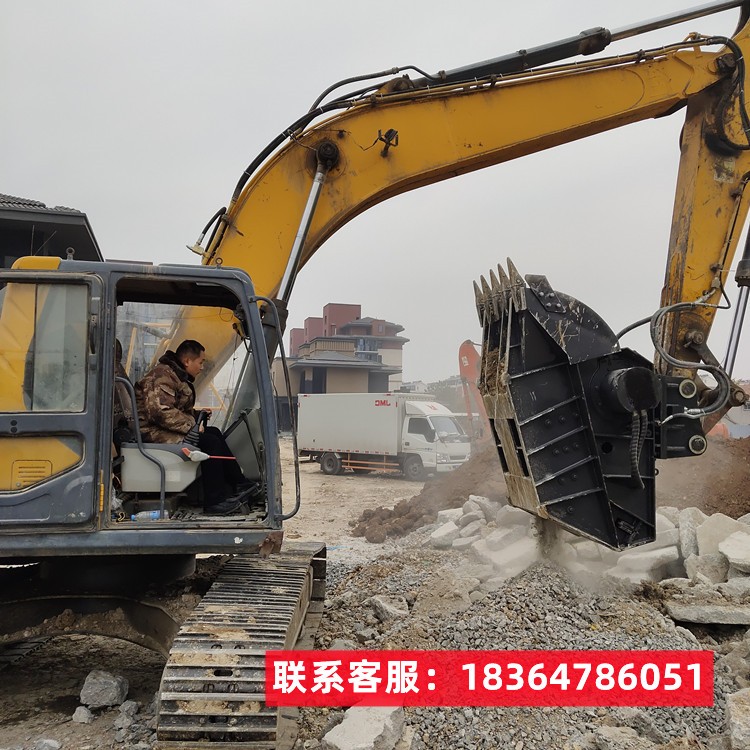 挖掘機(jī)巖石破碎斗移動(dòng)式碎石斗液壓挖機(jī)顎式粉碎斗