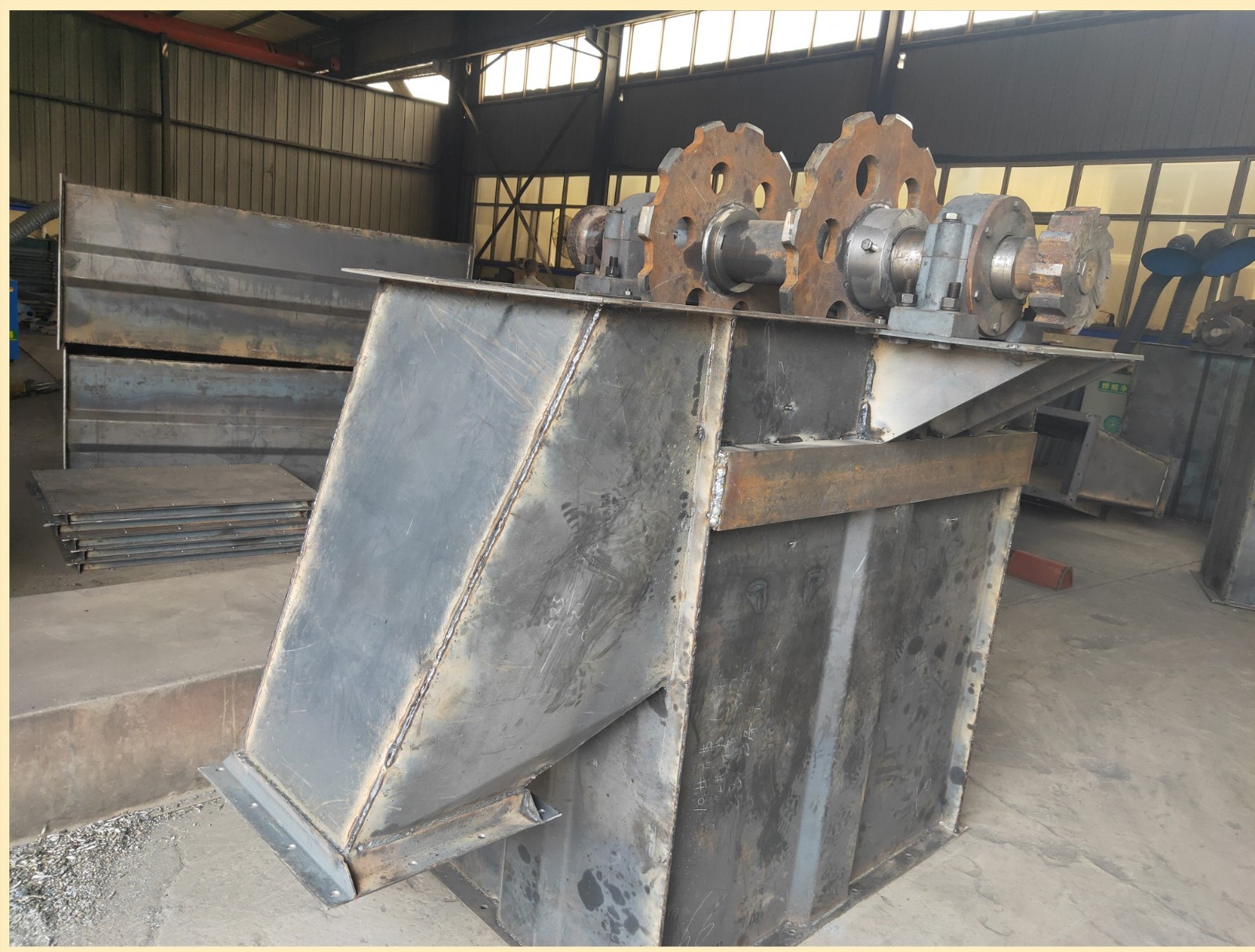 河南實(shí)體工廠生產(chǎn) TH型斗式提升機(jī) 產(chǎn)品圖片