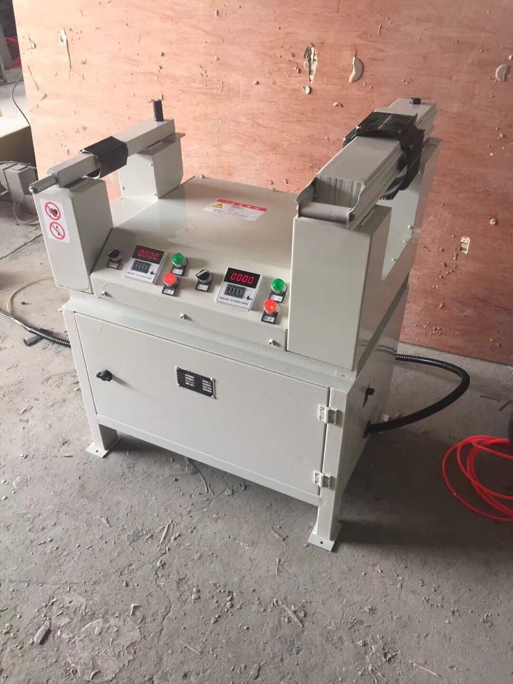 雙工位電機鋁殼加熱器產(chǎn)品圖片