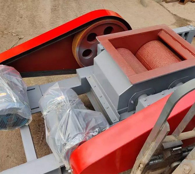 對(duì)輥破碎機(jī)，雙輥式破碎機(jī)，對(duì)輥破