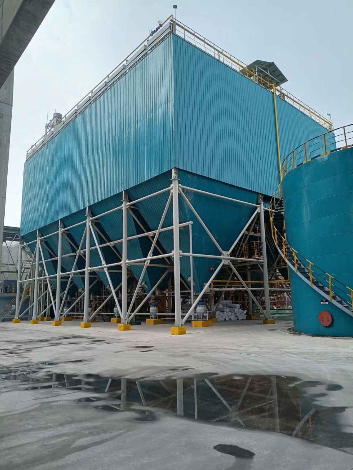 集裝箱中轉(zhuǎn)水泥氣力吸灰機(jī) 生料粉氣力輸送 除塵氣力輸送系統(tǒng)