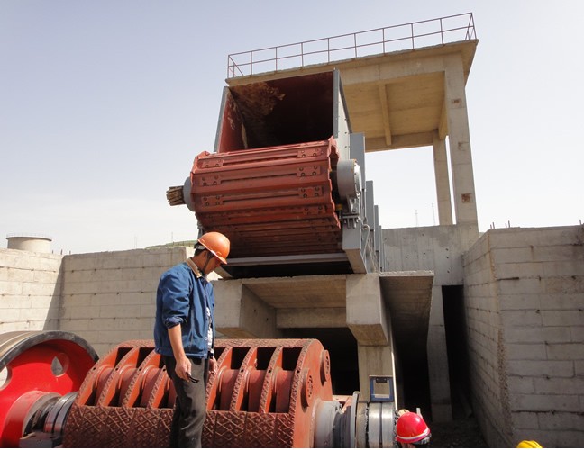重型板式給料機緩沖溜槽