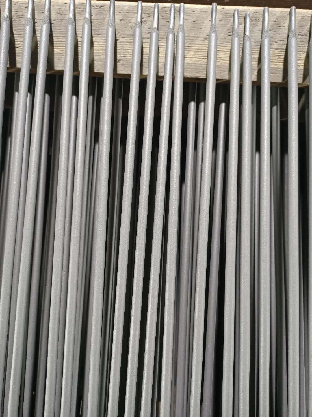 EDZCr-B-00牡丹江牌耐磨堆焊焊條產(chǎn)品圖片