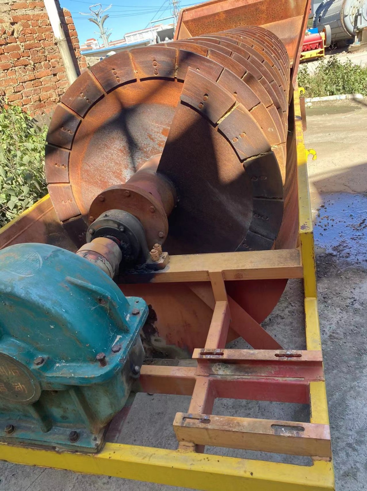 二手單螺旋大宏立洗砂機(jī)時(shí)產(chǎn)120噸石子生產(chǎn)線6萬(wàn)處理