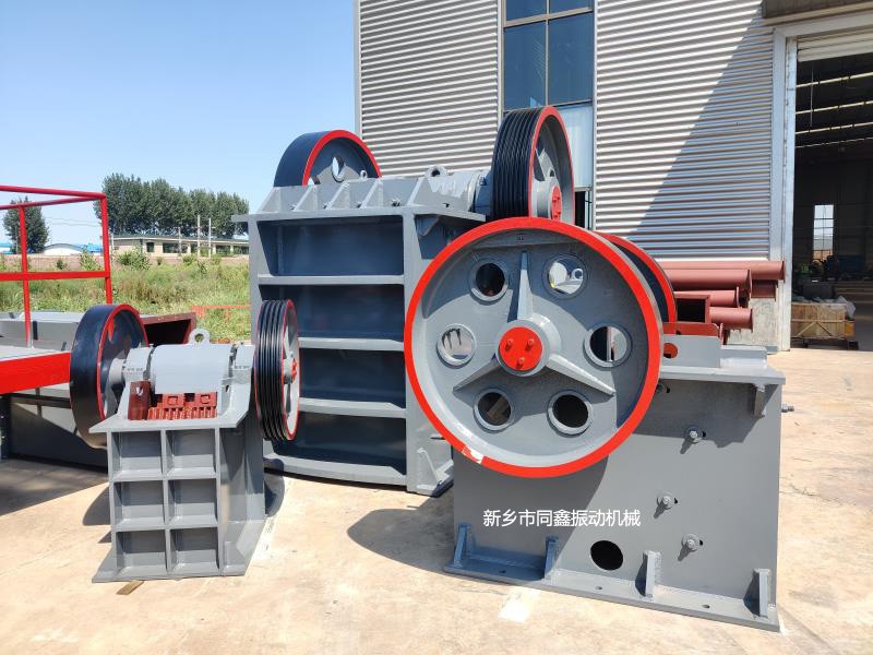 顎式破碎機，粗破機產(chǎn)品圖片