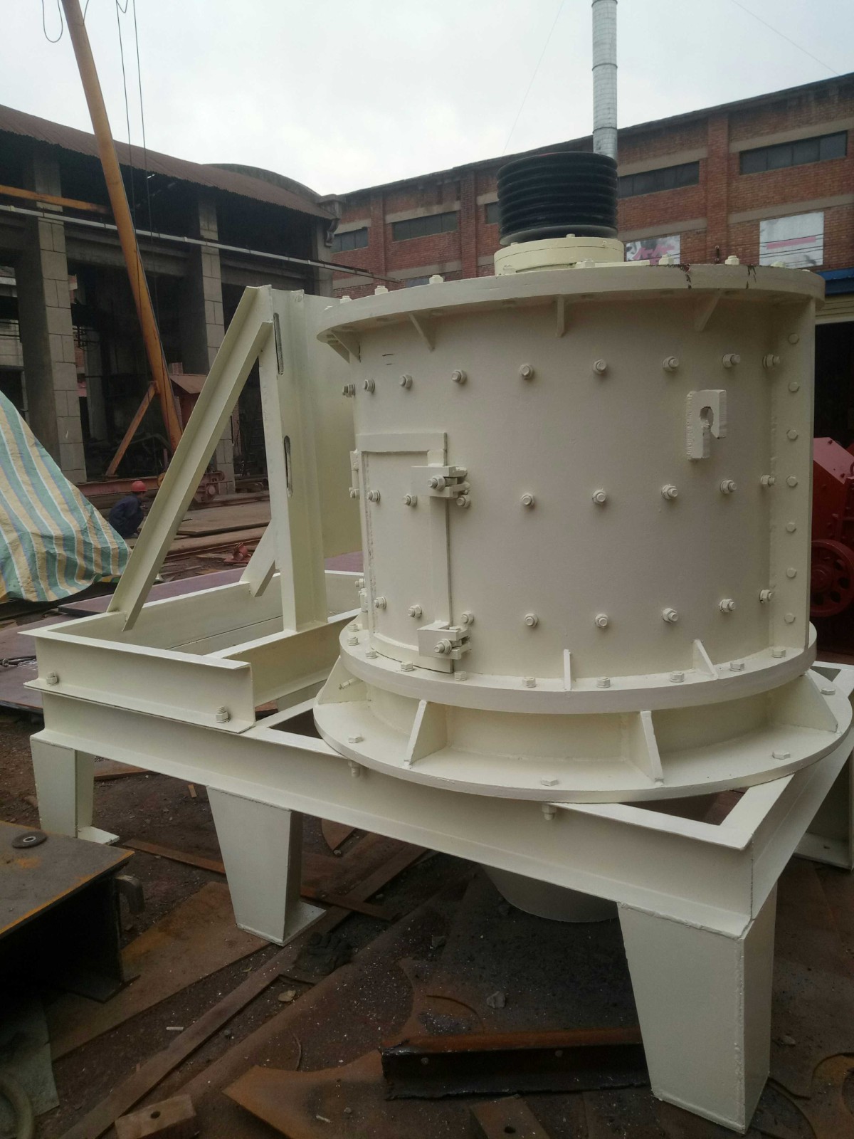 河南少重機器生產立式復合破碎機