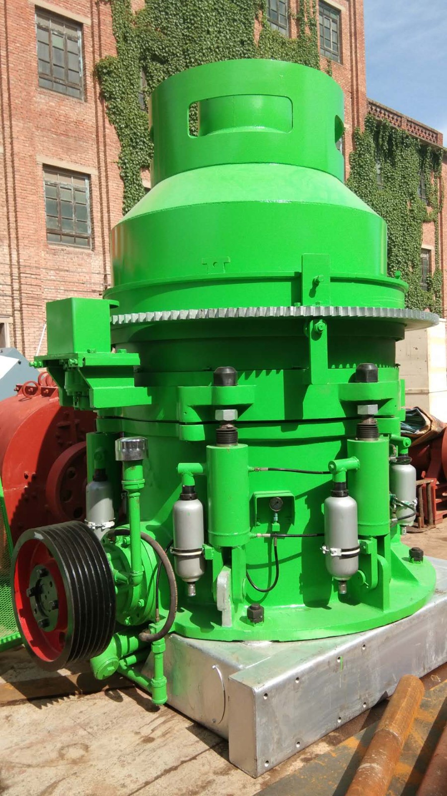 多缸液壓圓錐形破碎機(jī)