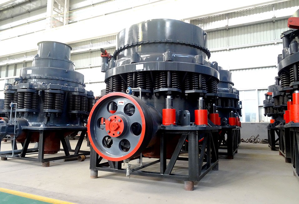 供應河南少重西蒙斯圓錐破碎機，彈簧破碎機