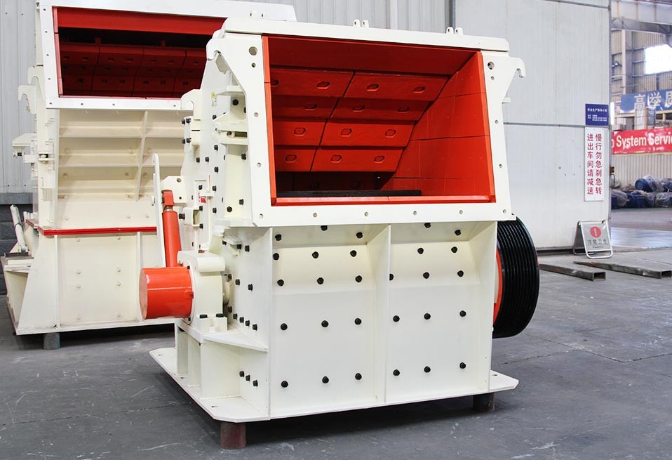 河南少重錘式破碎機(jī)，廠家直銷，價(jià)格優(yōu)惠