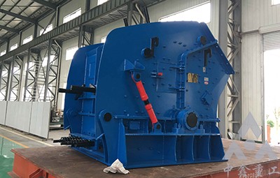 PF系列反擊破碎機(jī)產(chǎn)品圖片