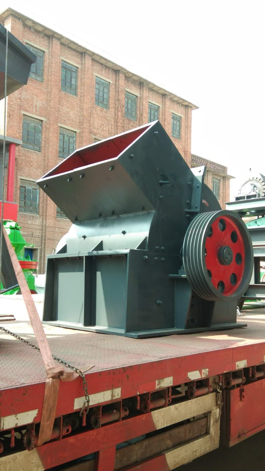 PC1010錘式粉碎機(jī)生產(chǎn)廠家   石灰石破碎機(jī)