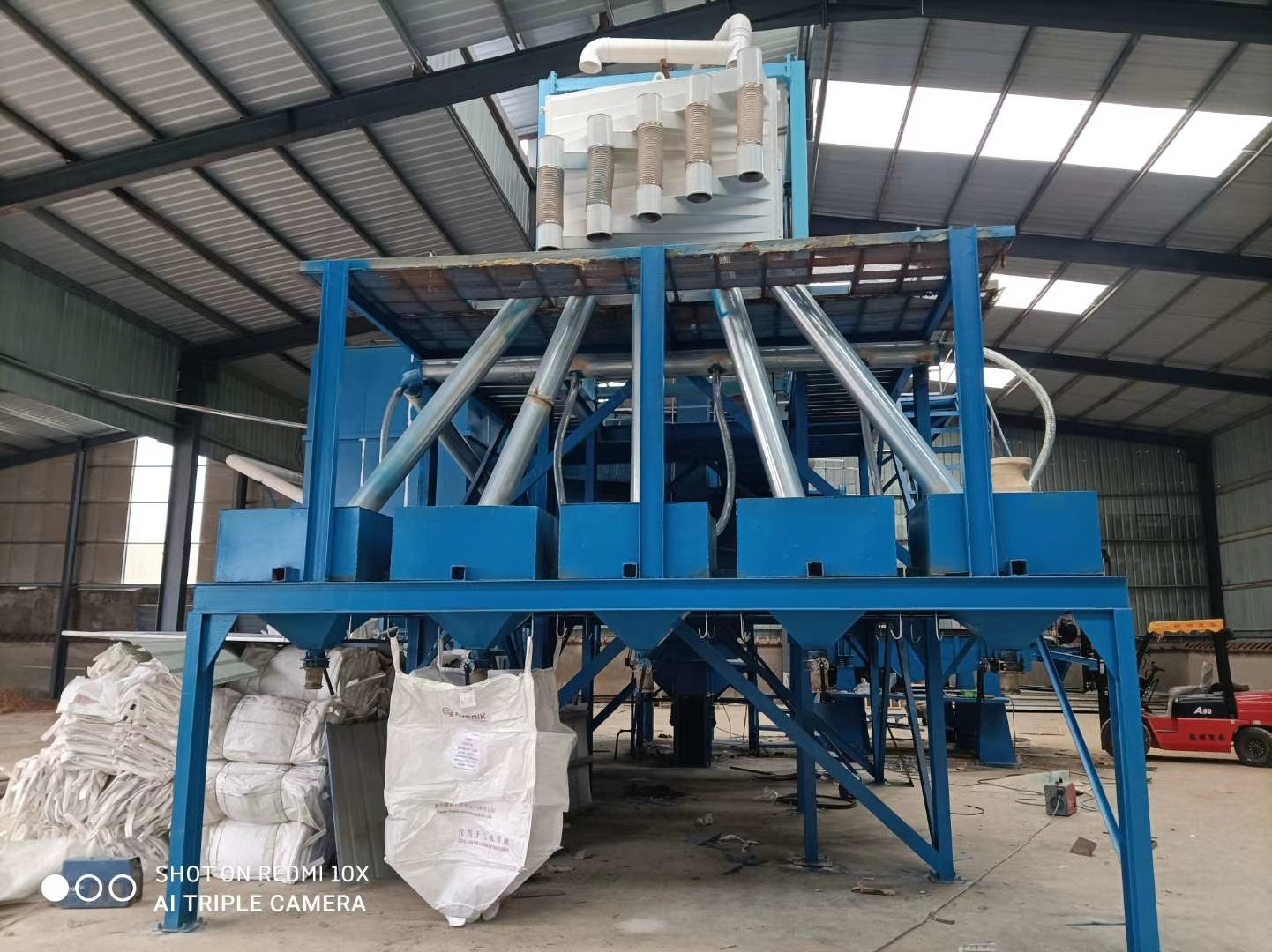 聚丙烯酰胺專(zhuān)用平面回轉(zhuǎn)篩產(chǎn)品圖片