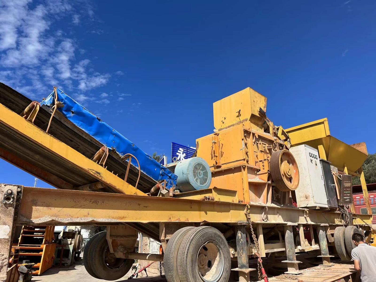 二手時(shí)產(chǎn)80噸半移動(dòng)制砂機(jī)制砂生產(chǎn)線帶200電機(jī)處理