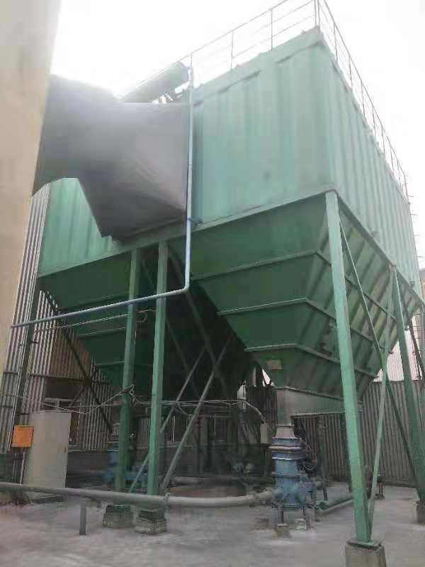 河南除塵器。河南布袋鑄造廠清砂車間除塵器，河南鑄造廠清砂車間除塵