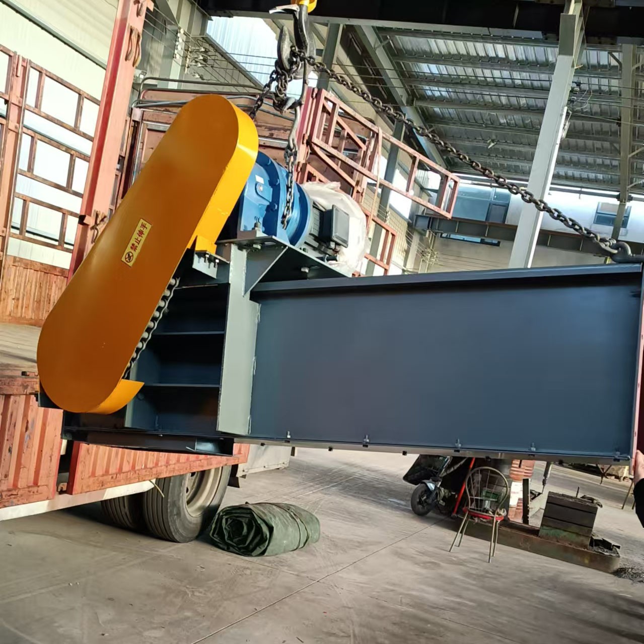 水泥粉塵輸送用設(shè)備圓環(huán)鏈刮板輸送機(jī)產(chǎn)品圖片