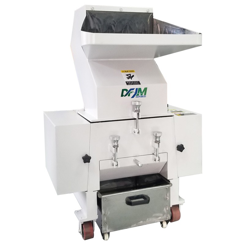 點(diǎn)風(fēng)精密/TPR粉碎機(jī)，TPE粉碎機(jī)，TPO粉碎機(jī)/彈性體粉碎機(jī)產(chǎn)品圖片