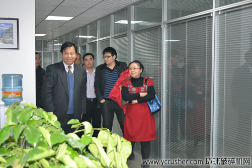 市工業(yè)和信息委員會(huì)領(lǐng)導(dǎo)蒞臨鄭州鼎盛參觀考察