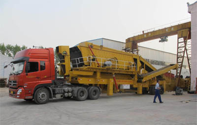 凱興公司移動(dòng)破碎站發(fā)貨現(xiàn)場(chǎng)