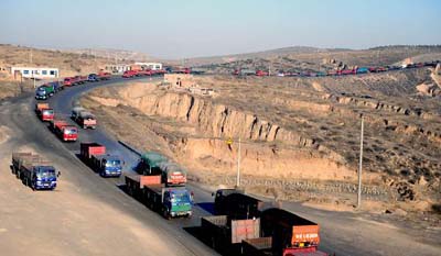 神華準(zhǔn)能選煤廠運(yùn)煤車隊(duì)