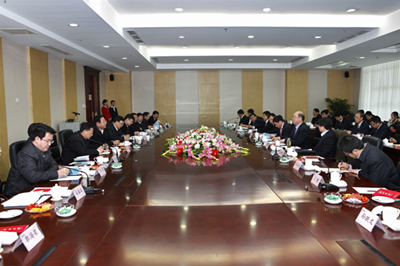 海螺國(guó)際會(huì)議中心403會(huì)議室，雙方進(jìn)行熱烈交流