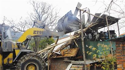 搗毀非法選礦廠的選礦設備