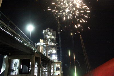 龍陵匯合水泥公司2500t/d熟料生產(chǎn)線CK340原料立磨順利實(shí)現(xiàn)負(fù)荷投料運(yùn)行