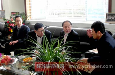 濰坊市工商聯(lián)黨組書記第一副主席、市委統(tǒng)戰(zhàn)部副部長齊瑞祥等領(lǐng)導(dǎo)到山東華特磁電檢查指導(dǎo)