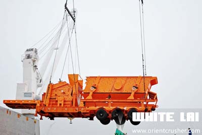 上海魏立路橋反擊移動式破碎站在上海軍工碼頭發(fā)貨