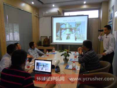 磨粉機廠家桂林鴻程向客戶介紹磨粉機工程細節(jié)