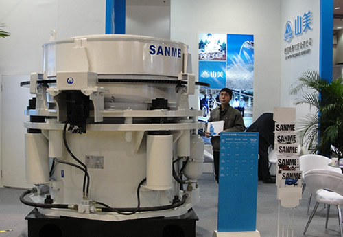 上海山美重礦出口玻利維亞破碎機交付使用