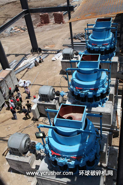 沈陽順達(dá)重礦機(jī)械提供的圓錐式破碎機(jī)設(shè)備