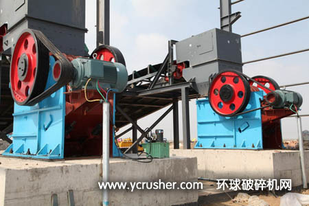 沈陽順達(dá)重礦機(jī)械提供的顎式破碎機(jī)設(shè)備