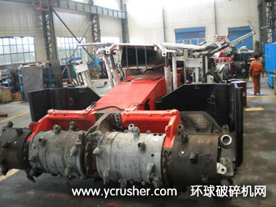 神東維修中心在大修團(tuán)隊(duì)的配合下，順利完成了十余臺掘錨機(jī)的大修和項(xiàng)修任務(wù)