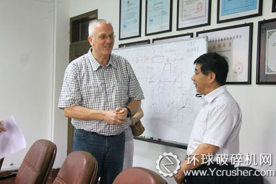 省人社廳副廳長(zhǎng)一行人與德國(guó)籍專(zhuān)家烏利&bull;威尼克先生進(jìn)行會(huì)談