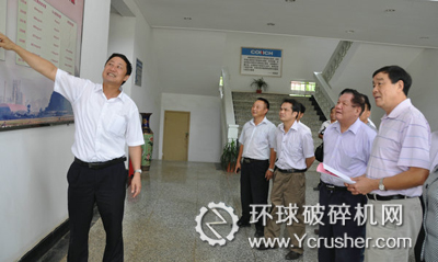 席總介紹公司近幾年公司生產(chǎn)經(jīng)營(yíng)及納稅情況