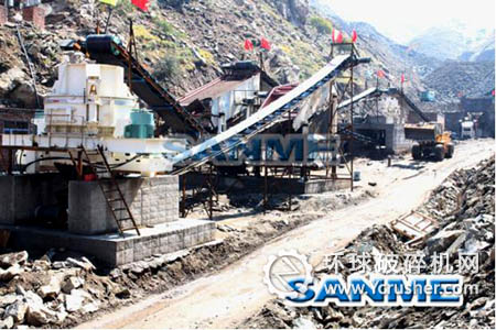 在鐵礦石破碎生產(chǎn)線上海山美破碎機(jī)設(shè)備