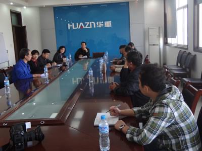 苗董向來訪領(lǐng)導匯報工作