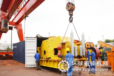 首冶兩臺&Phi;2000X1000液壓對輥式破碎機發(fā)往澳大利亞