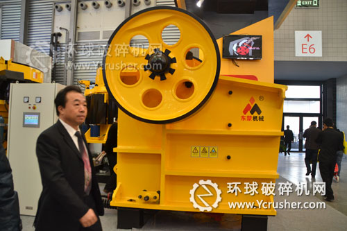 東蒙機(jī)械顎式破碎機(jī)設(shè)備展示