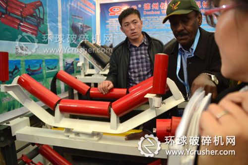 TD75型調(diào)心托輥組