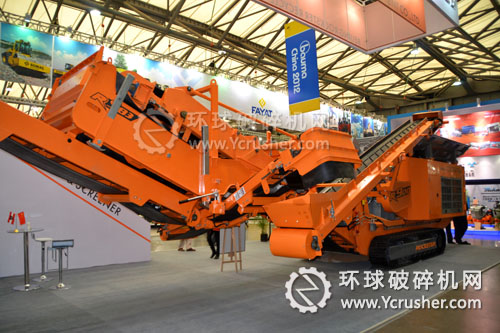 洛克斯特參展機(jī)械R900型履帶移動(dòng)式反擊破碎設(shè)備