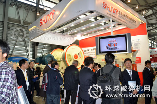 上海山啟2012寶馬展顎式破碎機設(shè)備