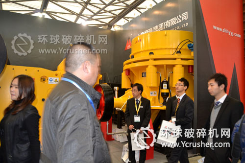 恒源礦機展示的液壓圓錐式破碎機設備