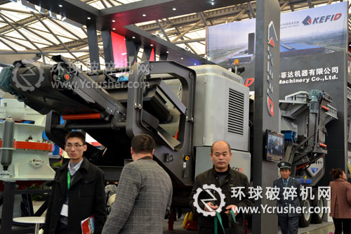 顎破移動破碎站