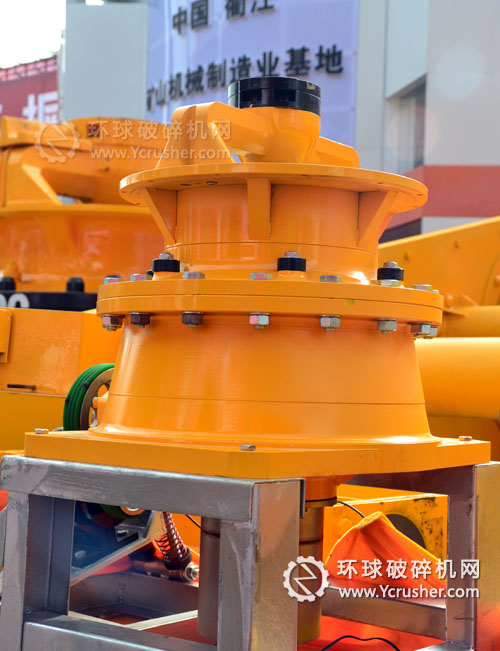 衢州美安普2012上海寶馬展圓錐破碎機(jī)設(shè)備