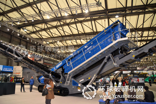 維特根在2012寶馬展上展示的克林曼移動式三層篩分設(shè)備