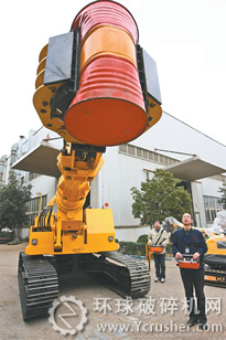 驚天液壓公司技術人員檢測&ldquo;多功能遙控搬運機器人&rdquo;現場