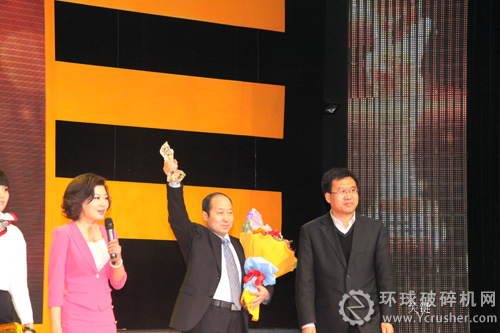 華特磁電公司董事長(zhǎng)兆連榮獲臨朐2012年度經(jīng)濟(jì)人物