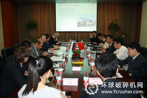 合肥院周云峰院長與歐洲水泥集團(tuán)M.A. Skorokhod總裁會晤